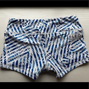 Fleo Shorts Size Small